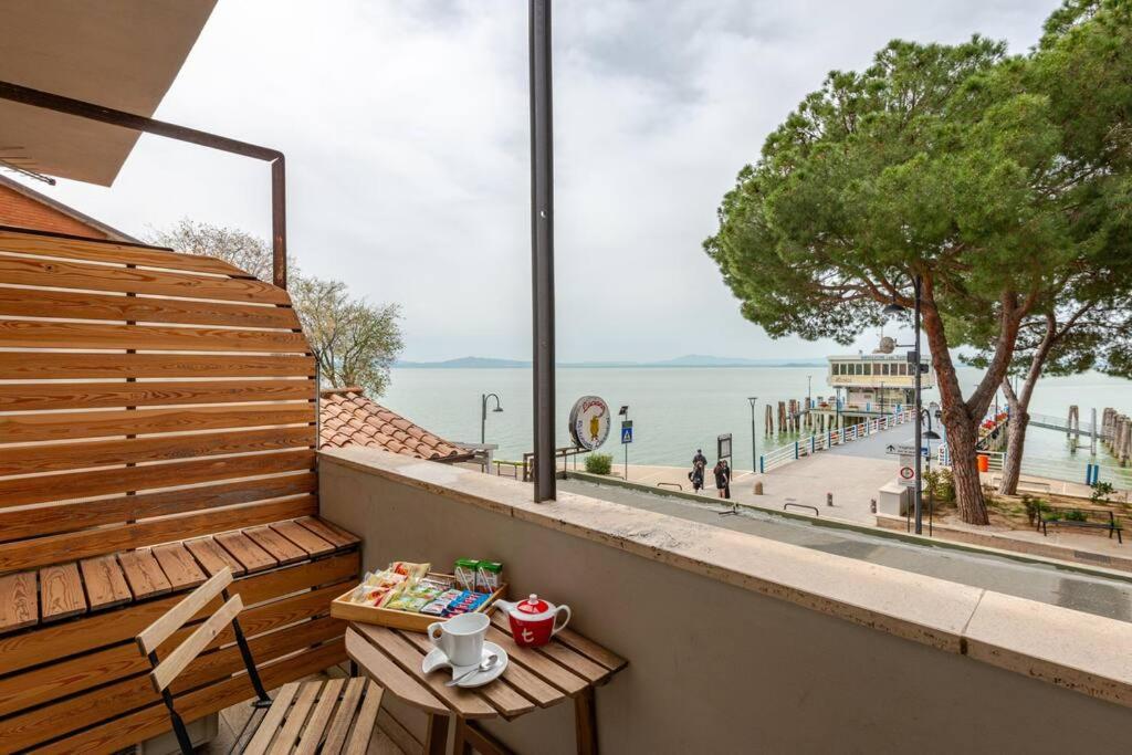 The View - Sunset & Relax - Suite - Appartamenti Vista Lago Passignano sul Trasimeno Exteriér fotografie